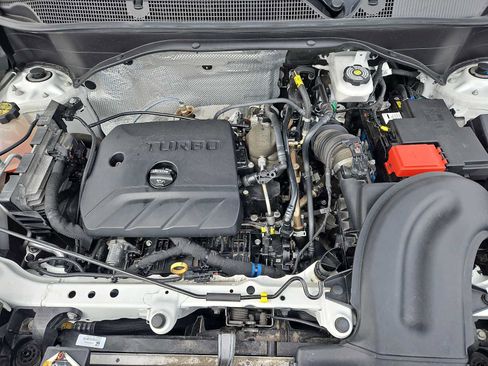 Used 2020 Buick Encore GX Essence w/ Experience Buick Package image 39