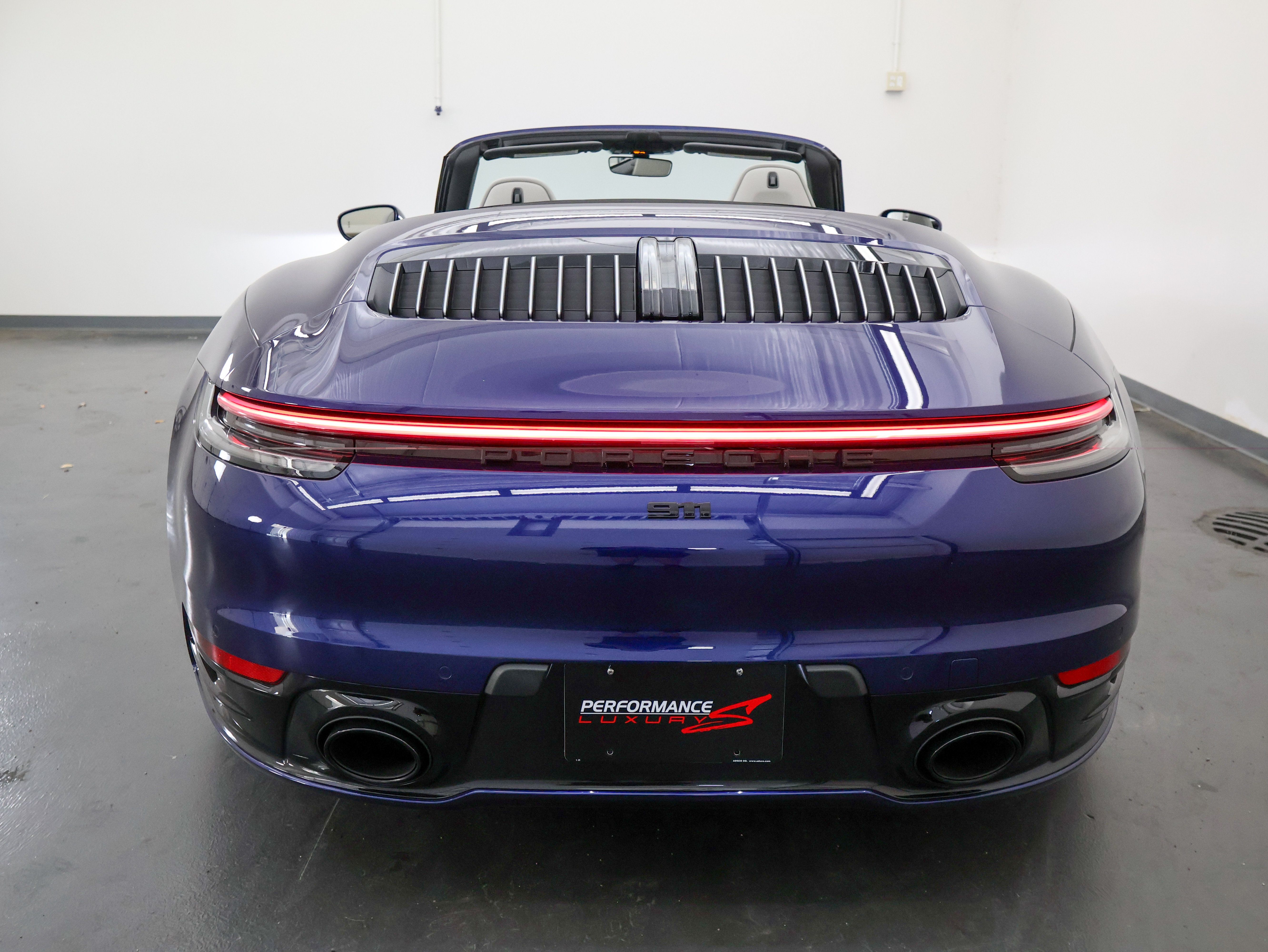 Used 2024 Porsche 911 Carrera 4S AWD/4WD image 5