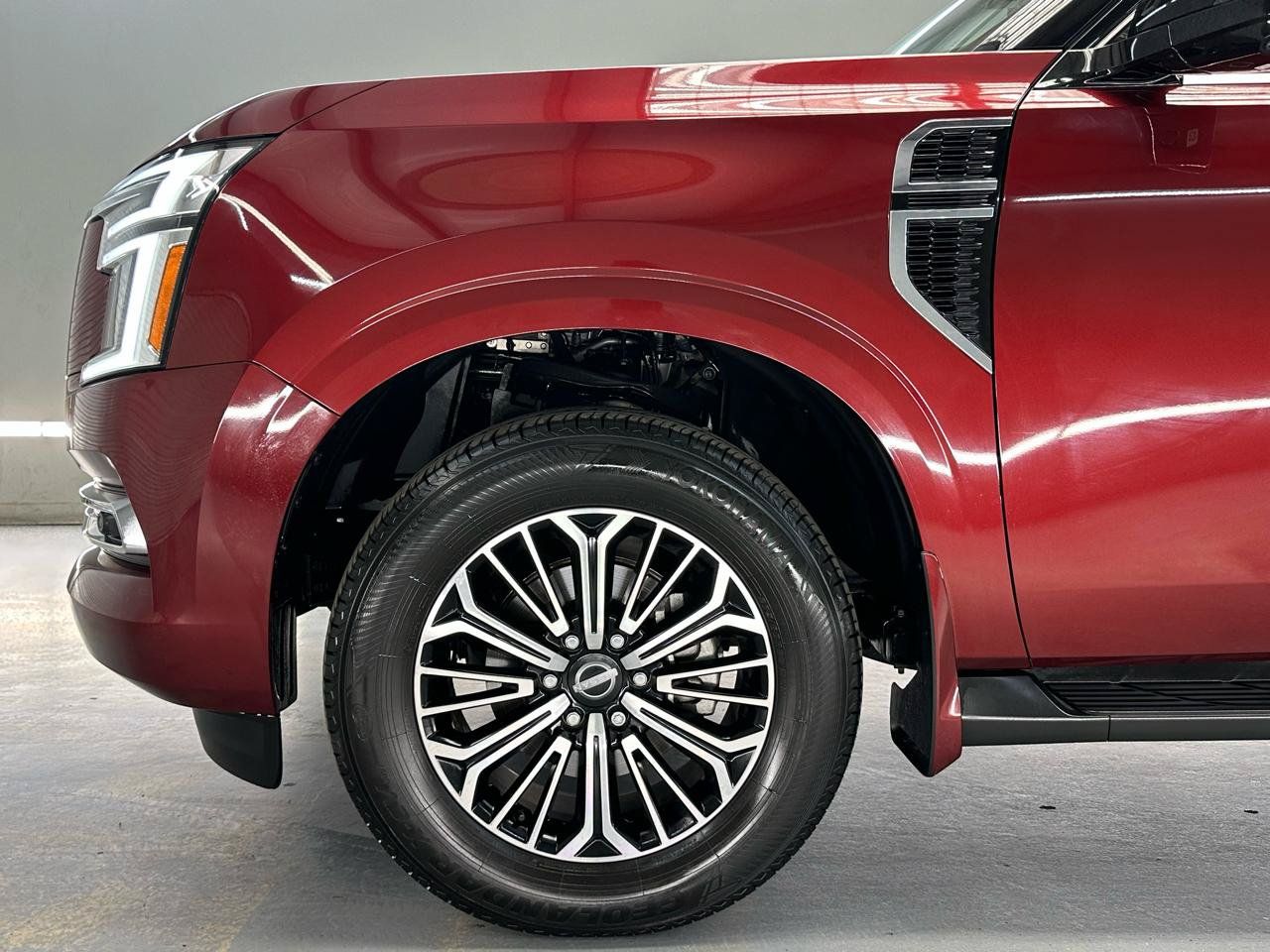 Used 2025 Nissan Armada Platinum w/ Convenience Package RWD image 5