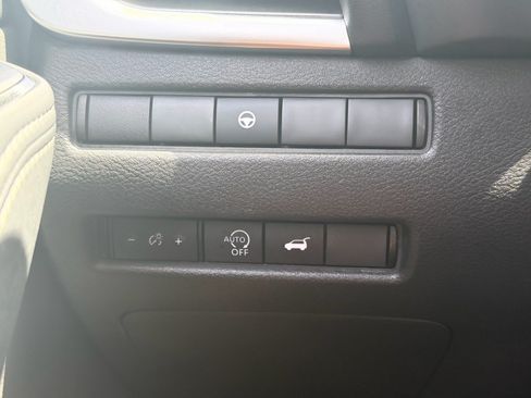 Certified 2023 Nissan Rogue SV w/ SV Premium B Package FWD image 31