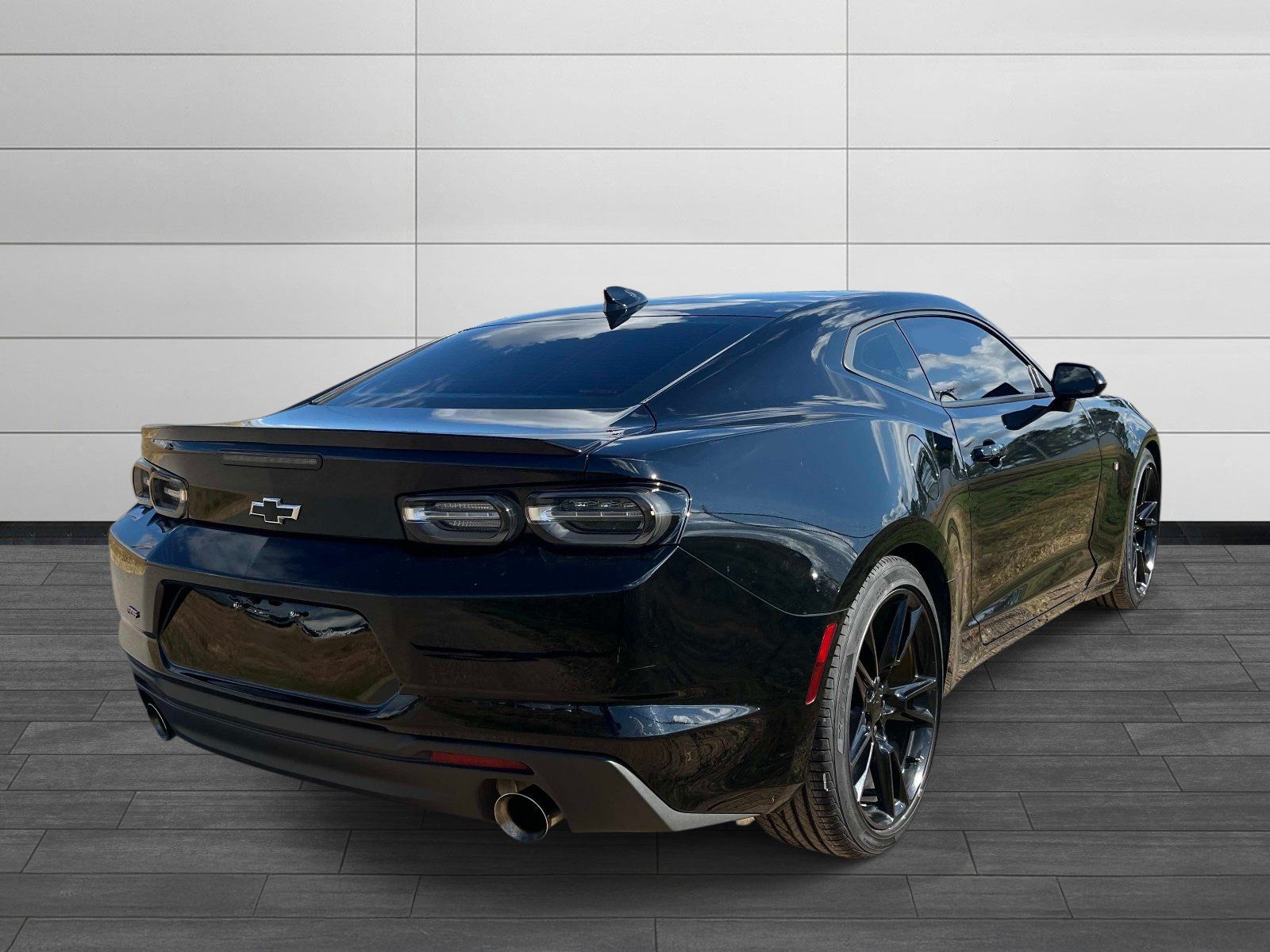 Used 2021 Chevrolet Camaro LT w/ RS Package RWD image 3