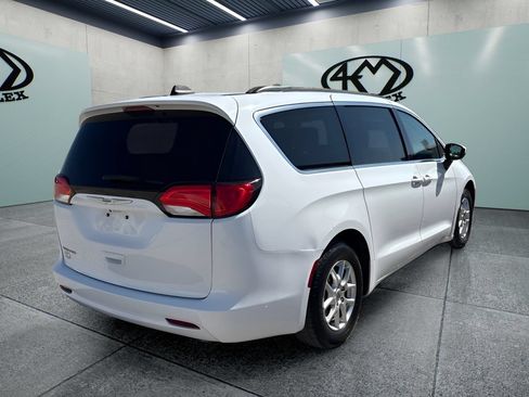 Used 2021 Chrysler Voyager Lxi FWD image 5