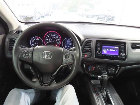 Used 2022 Honda HR-V LX image 19