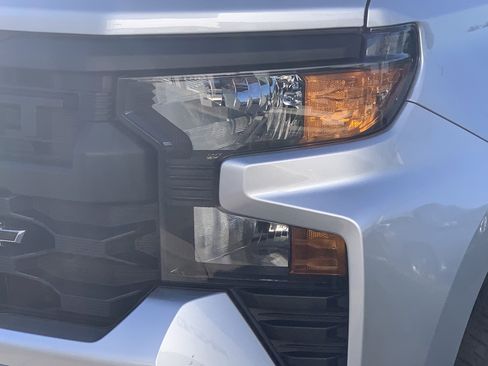 Used 2022 Chevrolet Silverado 1500 Custom image 6