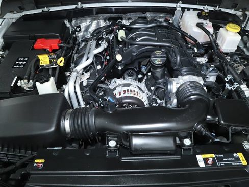 Used 2024 Jeep Gladiator Sport AWD/4WD image 34