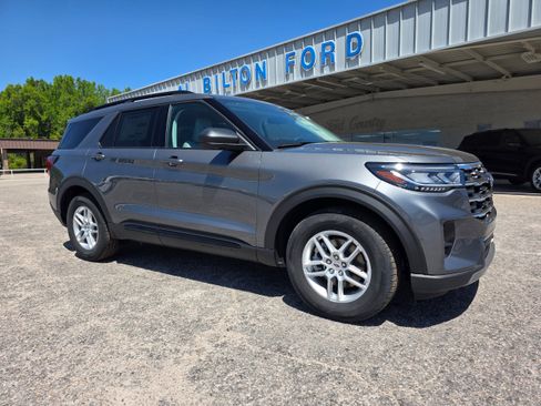 New 2026 Ford Explorer Active w/ Active Comfort Package image 2