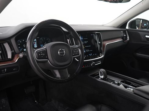 Used 2022 Volvo S60 B5 Momentum w/ Premium Package AWD/4WD image 24