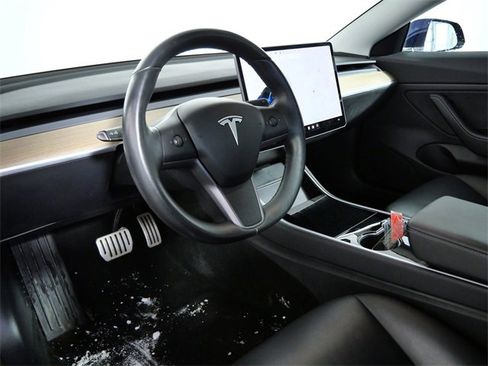 Used 2018 Tesla Model 3 Long Range image 17