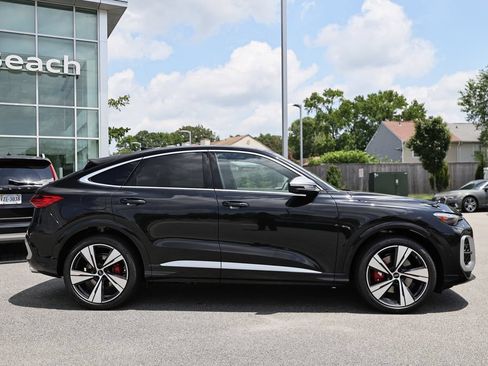 New 2026 Audi SQ5 Prestige AWD/4WD image 4