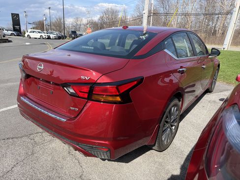 Used 2023 Nissan Altima 2.5 SV w/ SV Premium Package image 7
