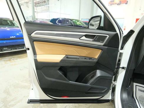 Used 2022 Volkswagen Atlas Cross Sport SEL Premium R-Line image 18