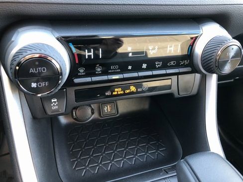 Used 2025 Toyota RAV4 XLE image 8