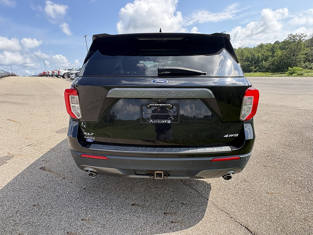 Used 2022 Ford Explorer XLT w/ Equipment Group 202A AWD/4WD image 4