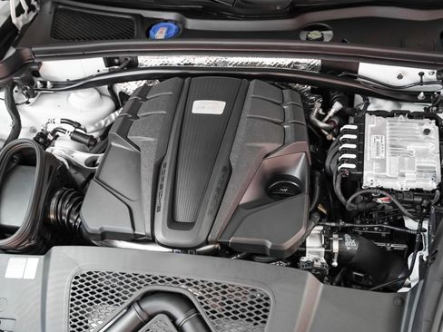 New 2026 Porsche Macan S image 12