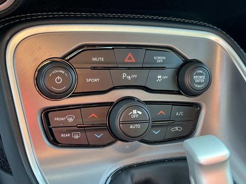 Used 2022 Dodge Challenger R/T image 29