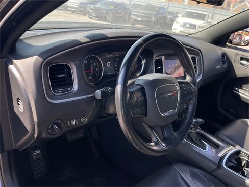 Used 2022 Dodge Charger SXT w/ Leather Interior Group image 8