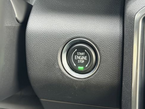 Used 2025 GMC Acadia Elevation image 40