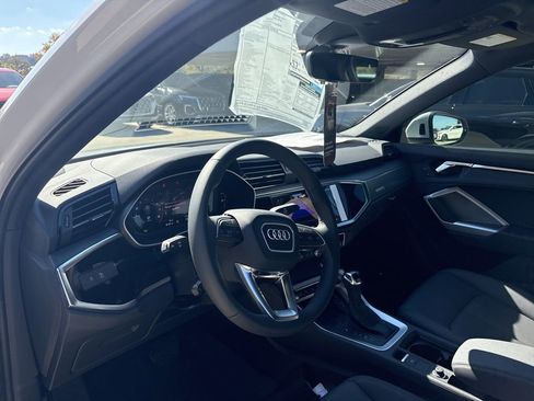 Used 2025 Audi Q3 2.0T Premium image 12