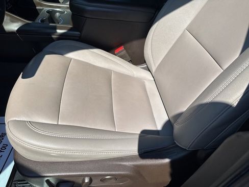 Used 2022 Chevrolet Suburban Z71 w/ Z71 Off-Road Package image 43