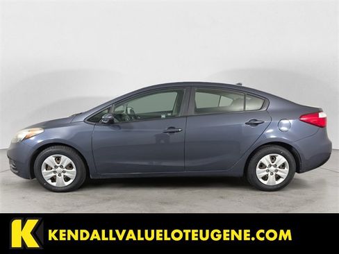 Used 2016 Kia Forte LX image 2