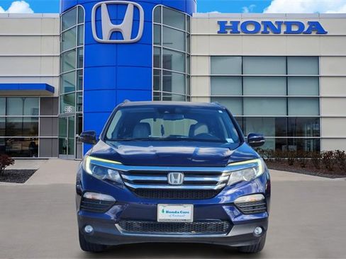 Certified 2018 Honda Pilot Touring image 6