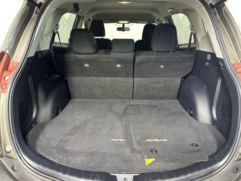 Used 2015 Toyota RAV4 LE image 26