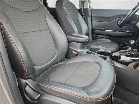 Used 2018 Kia Soul ! image 9