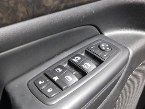 Used 2012 Jeep Grand Cherokee Laredo w/ Laredo E Group image 10