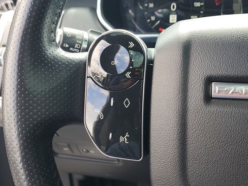 Used 2019 Land Rover Range Rover Sport HSE image 18