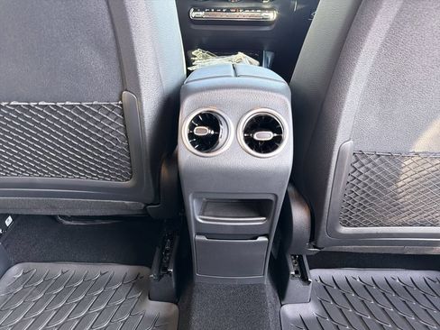 Certified 2025 Mercedes-Benz GLB 250 image 21
