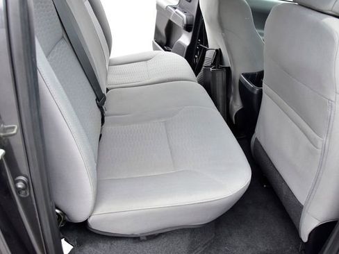 Used 2018 Toyota Tacoma SR image 15