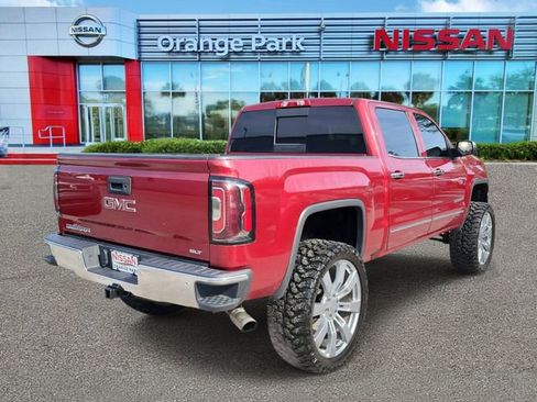 Used 2018 GMC Sierra 1500 SLT image 2