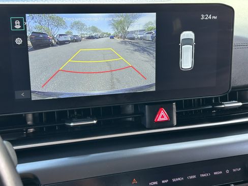 Used 2025 Kia Carnival FWD image 23