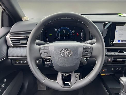 Certified 2026 Toyota Camry Hybrid image 13