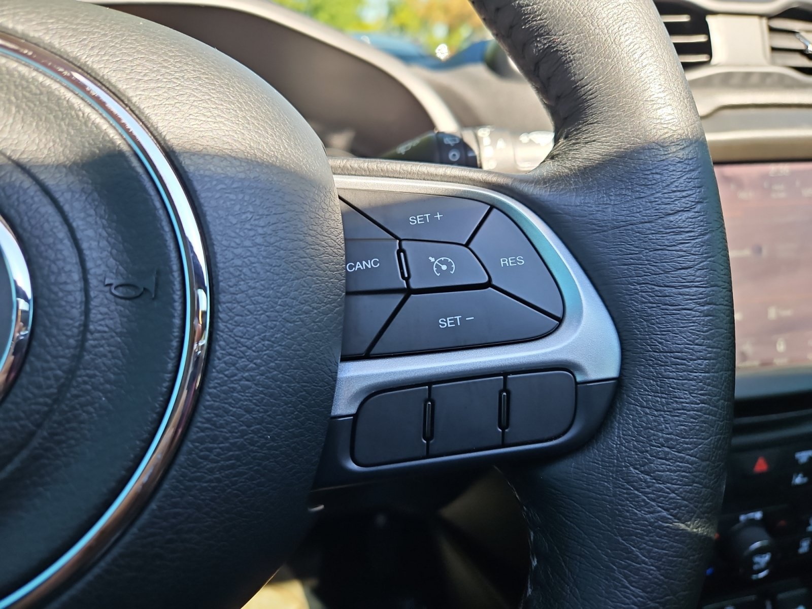Used 2023 Jeep Renegade Altitude w/ Sun/Sound Group AWD/4WD image 23