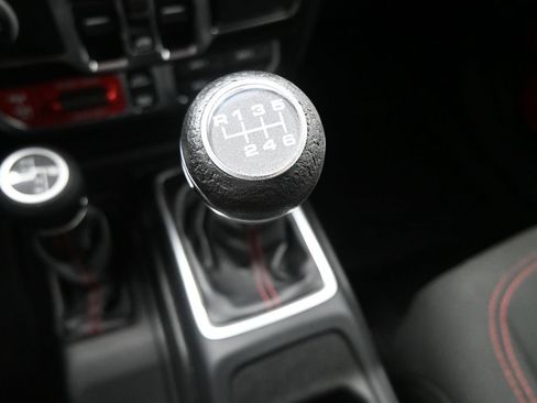 Used 2020 Jeep Gladiator Rubicon w/ Cold Weather Group AWD/4WD image 21