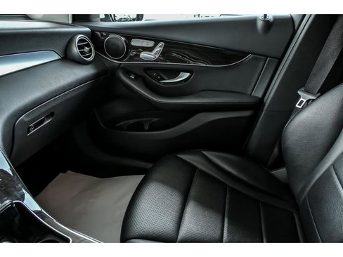 Used 2016 Mercedes-Benz GLC 300 4MATIC image 23