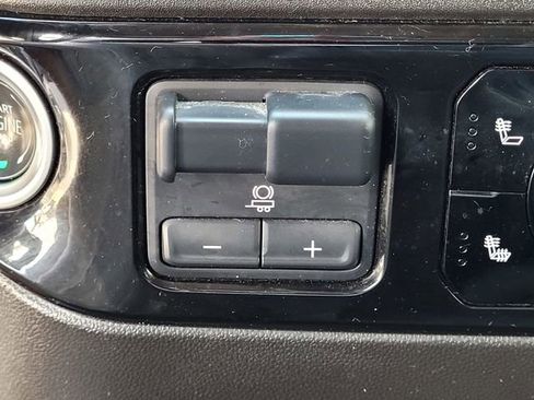 Used 2025 Chevrolet Silverado 2500 LT w/ Convenience Package image 13