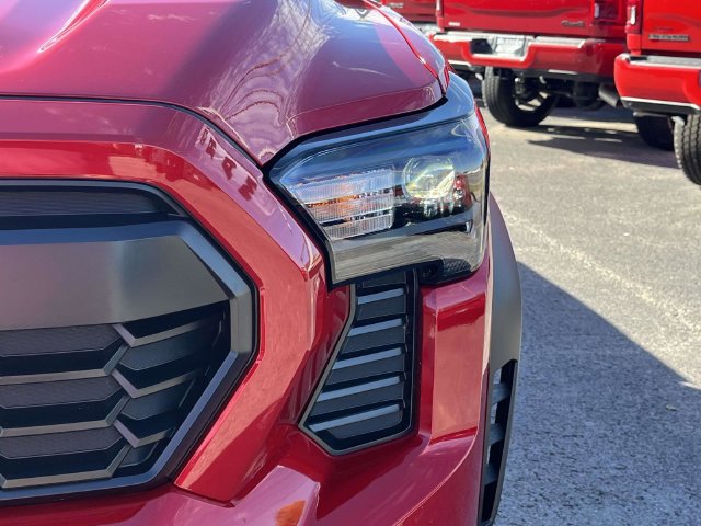 Used 2025 Toyota Tacoma TRD Off-Road AWD/4WD image 9
