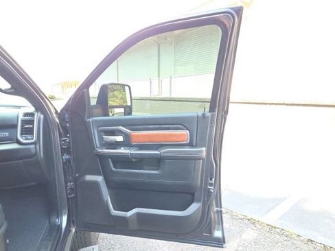 Used 2024 RAM 2500 Big Horn w/ Night Edition AWD/4WD image 23