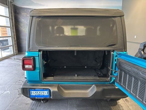 Used 2019 Jeep Wrangler Sport S image 25