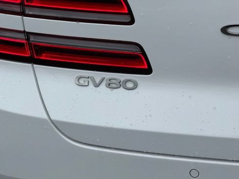 Certified 2025 Genesis GV80 2.5T Prestige AWD/4WD image 9