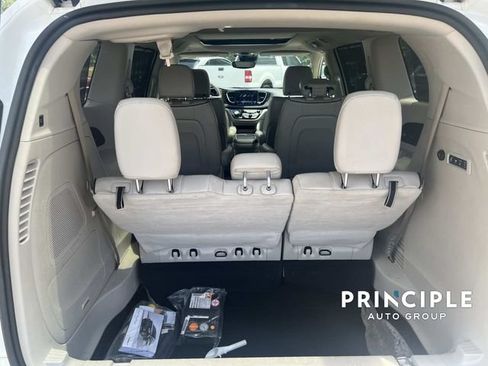 Used 2021 Chrysler Pacifica Limited w/ Premium & Safety Sphere Group AWD/4WD image 31