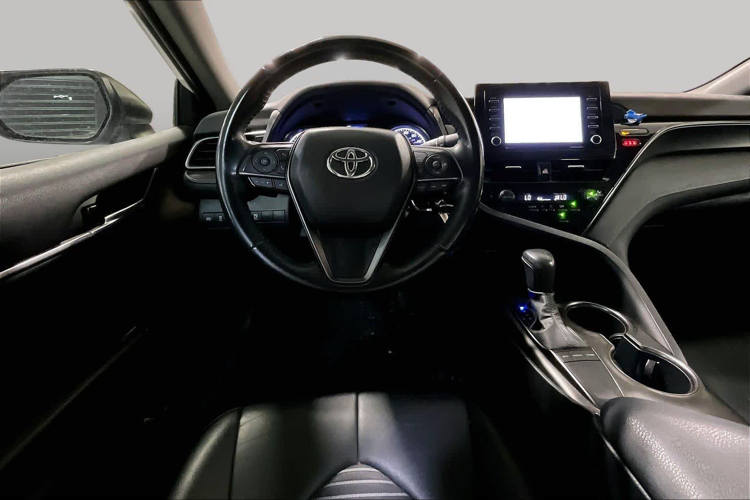 Used 2023 Toyota Camry SE FWD image 6