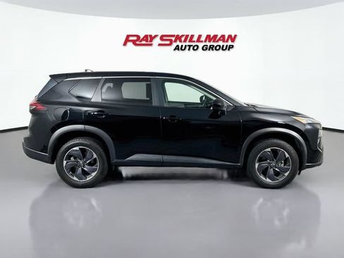 Used 2025 Nissan Rogue SV FWD image 8