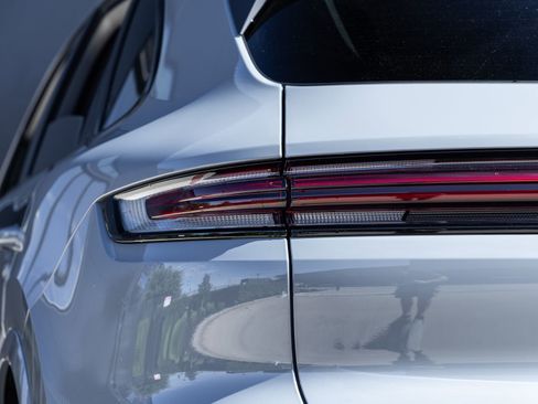Certified 2026 Porsche Cayenne image 15