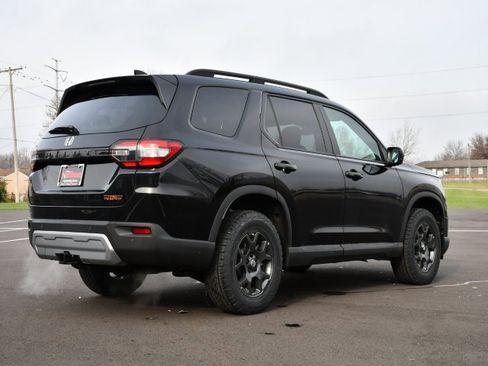 New 2025 Honda Pilot TrailSport image 7