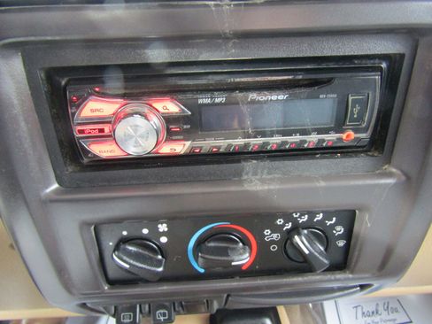 Used 2001 Jeep Wrangler Sahara image 19