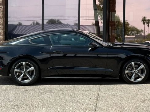 Used 2016 Ford Mustang Coupe RWD image 14