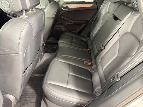 Certified 2026 Porsche Macan AWD/4WD image 15